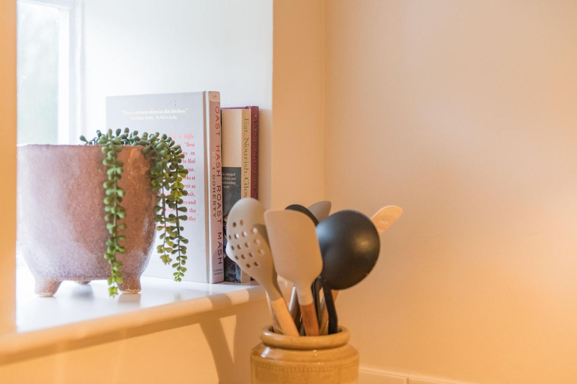 Crow Cottage By Bloom Stays Faversham Ngoại thất bức ảnh